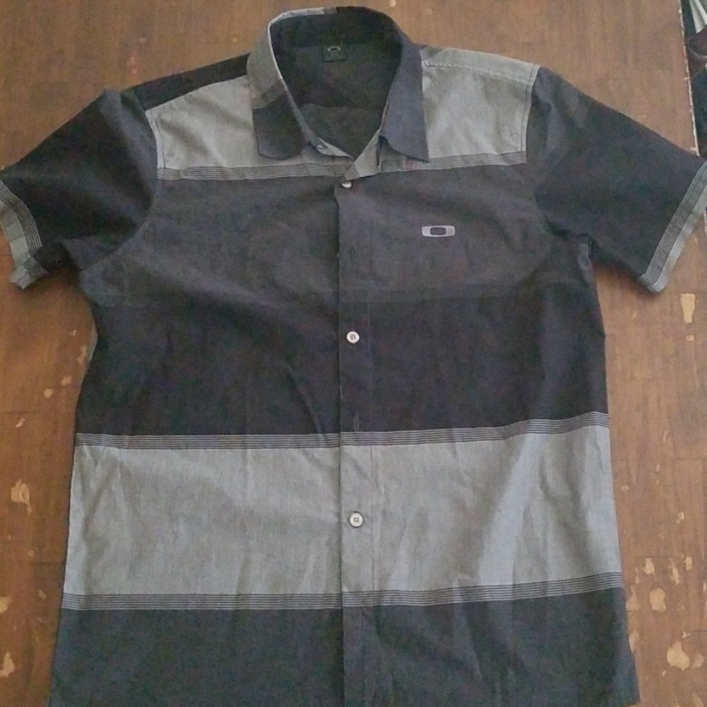 Oakley Casual Button Down